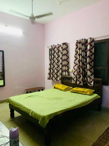 Hostal Models Service Apartments