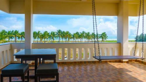 Hotel Pranaav Beach Resort