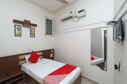 Oyo 38103 Hotel Shubham