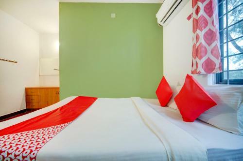 Hotel Oyo 82302 Mac Residency