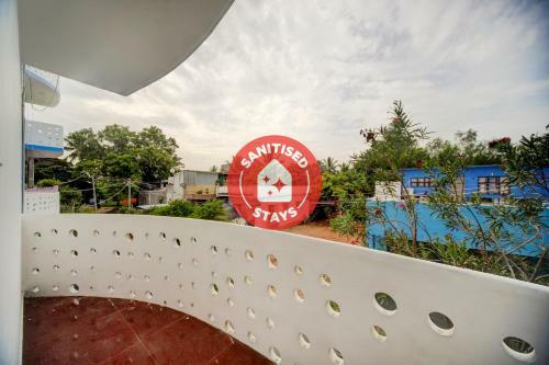 Hotel Oyo 82302 Mac Residency
