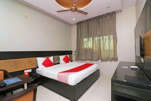 Capital O 29029 Rc Hotel