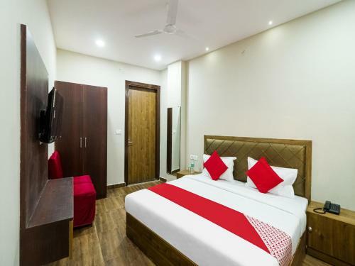 Oyo 86307 Hotel Rewari Holiday