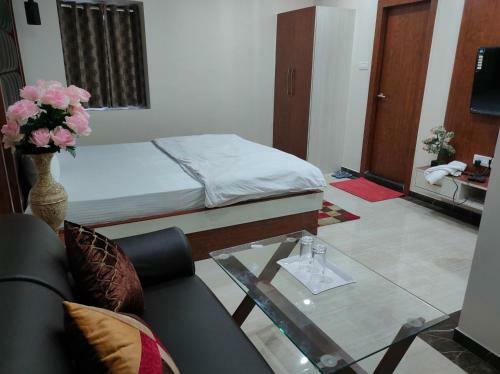 Oyo 84644 Hotel Holiday Inn