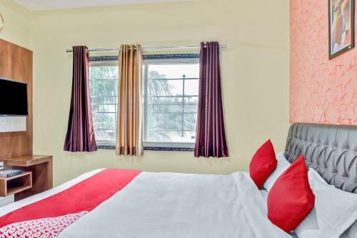 Hotel Capital O 48715 Kuber Vatika