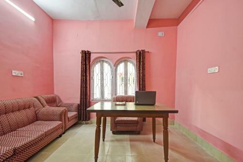 Hotel Oyo 84475 Saltlake Palace