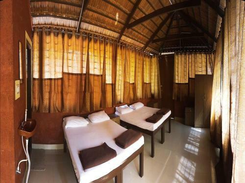 Hotel Staymaker S-county Resort
