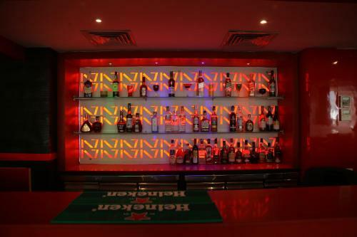 Hotel N7 Elite Restaurant & Bar