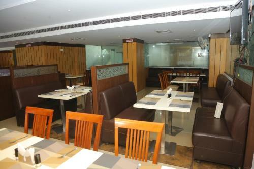 Hotel N7 Elite Restaurant & Bar