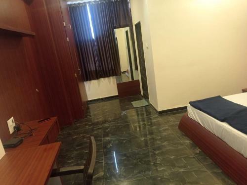 Hotel Om International, Miraj