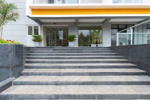 Hotel Staybird - B Suite, Kharadi
