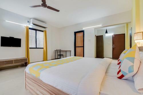 Oyo 83255 Flagship Radhakrishana Hotel
