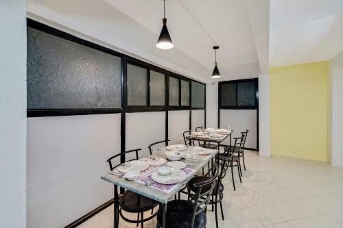 Oyo 83255 Flagship Radhakrishana Hotel