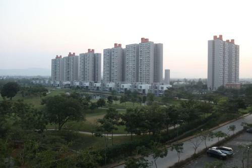Cozy Beautiful Studio Apartment In Lodha Belmondo, Pune