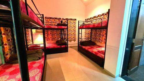 Lifespace- Spacious Hostel In A Luxurious Villa
