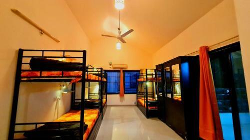 Lifespace- Spacious Hostel In A Luxurious Villa