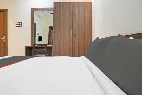 Capital O 85874 Hotel Shreyash Executive