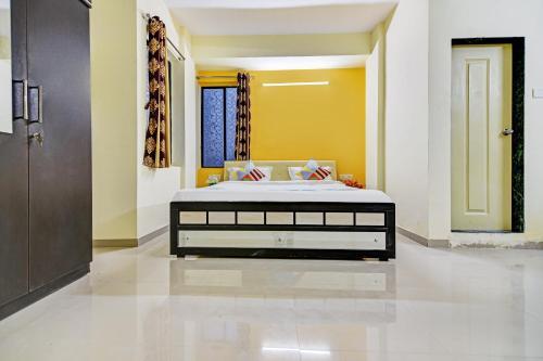 Oyo 87107 Hotel Royal Bliss 2