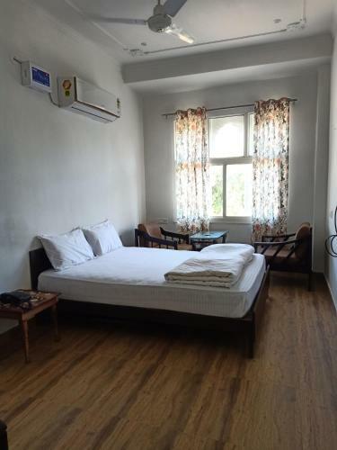 Hotel Hindupura Residency