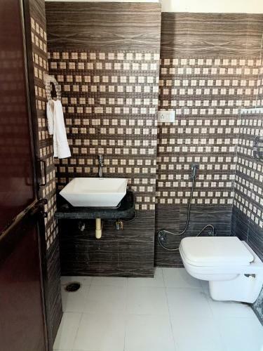 Hotel Hindupura Residency
