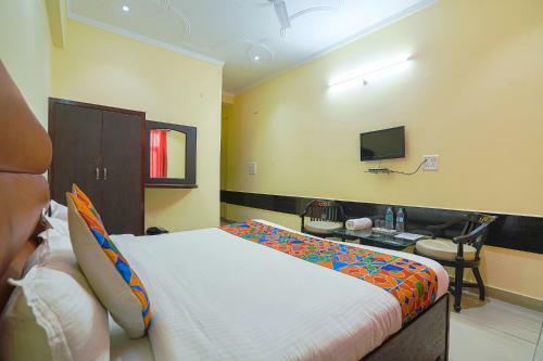 Fabhotel Paras Plaza