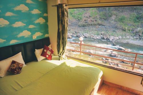 Hotel Him River Resort
