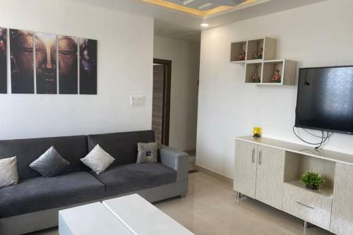 Apartamento Luxurious 2bhk With Huge Terrace, Partial River View