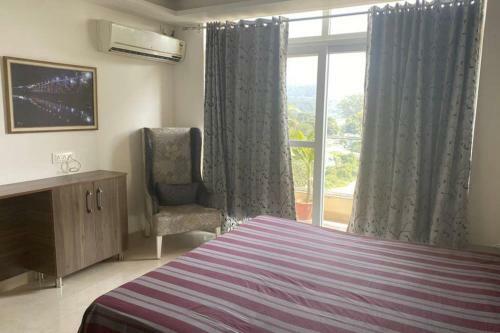 Apartamento Luxurious 2bhk With Huge Terrace, Partial River View