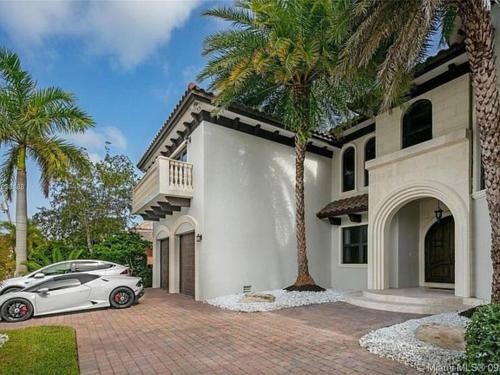 Villa Hawkins - Luxury With Pool