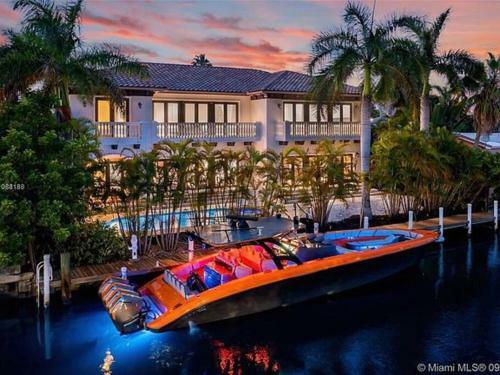 Villa Hawkins - Luxury With Pool
