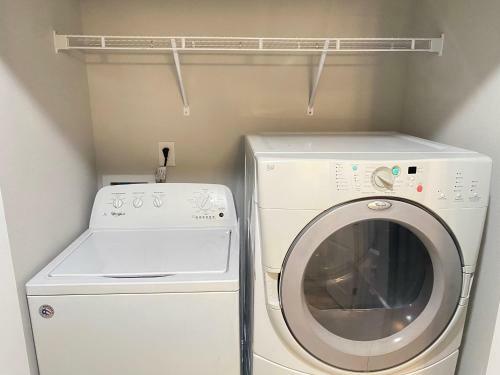 Sleeps 8 House -15 Min To Navarre Beach