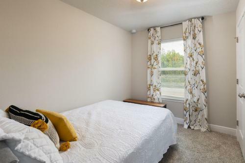 Sleeps 8 House -15 Min To Navarre Beach