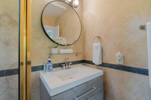 Apartamento The Palm Beach Hotel Condominium