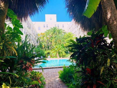 Apartamento The Palm Beach Hotel Condominium