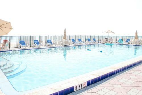 Aparthotel Outrigger Beach Club Resort