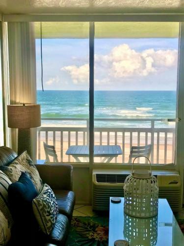 Beachfront Bliss - Suite At Symphony Beach Club