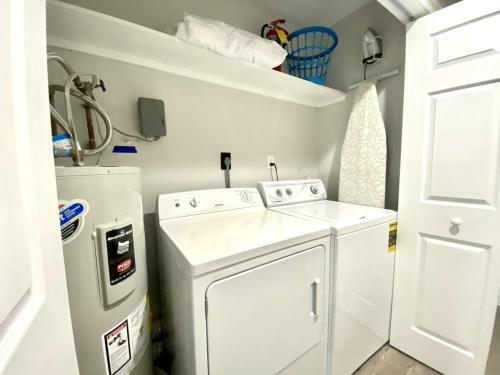 Completely Remodeled Gulf Front Town Home, Sleeps 12, Beach Gear Included!