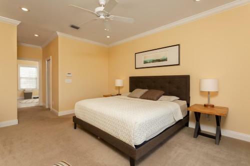 Luxury Vacation Home Near Johnson Beach