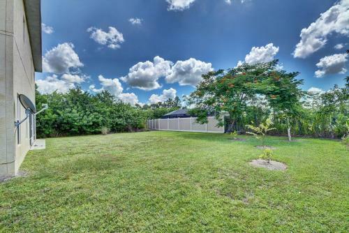 Huge Home!! Pool Table Near Stadium & Beach