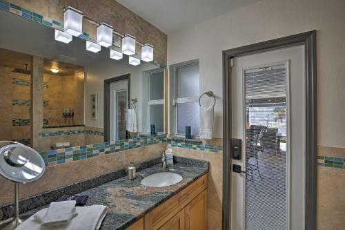Port Charlotte Gem With Lanai And Harbor Views!