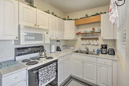 Inviting House With Fire Pit Less Than 3 Mi To Beach!