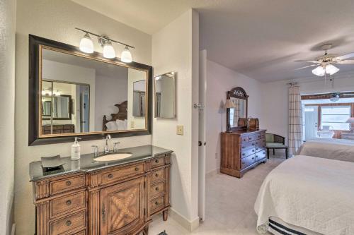 Charming Port Charlotte Home With Lanai And Pool!