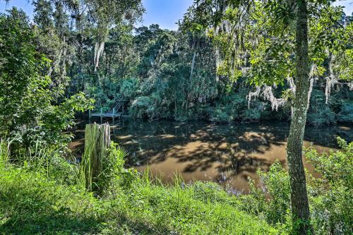 Riverfront Home With Lanai And Games On 2 And Acres