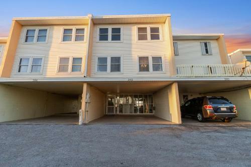 Treehouse Townhome