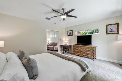 Steps To Beach! Luxe Stay/chef's Kitchen, Bbq & Lanai