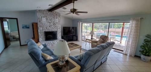 Dancin Dolphin Home