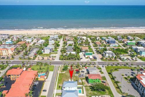 Endless Summer Oasis- Luxury 5br, Heated Pool, Elevator, Steps To Ocean!