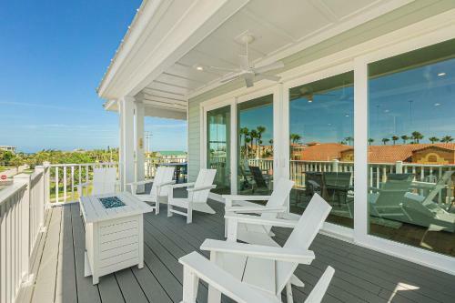 Endless Summer Oasis- Luxury 5br, Heated Pool, Elevator, Steps To Ocean!