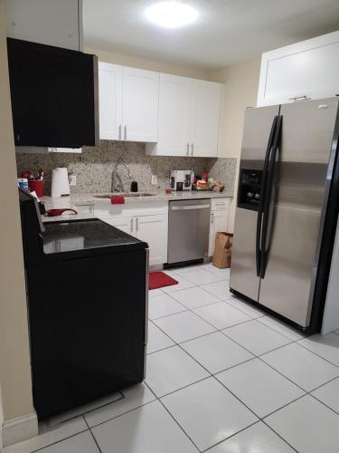 House With 2 Master Bed, 2 Living Rooms,