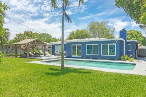 Blue Oasis A Modern 3 Bdrm Dream Getaway W/pool